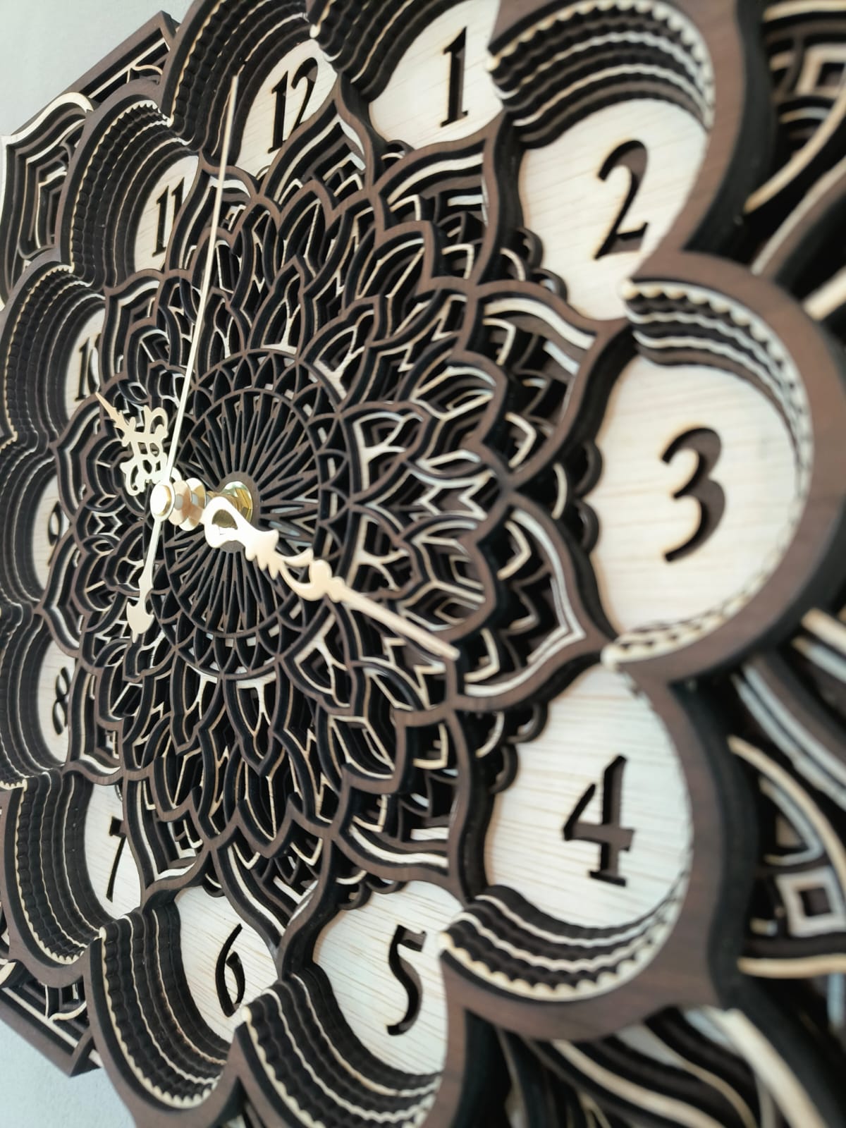 שעון קיר בעיצוב עתיק 2