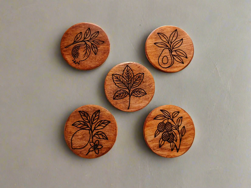 תחתיות לכוסות מעץ מעוצבות בחריטה בלייזר